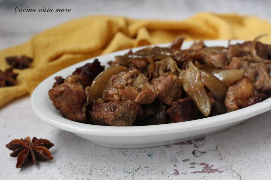 Gewürztes Rindfleischragout Küche mit Meerblick