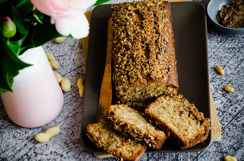 Glutenfreies Bananenbrot mit Erdnüssen
