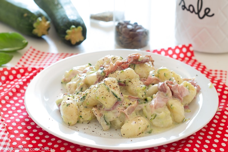 Gnocchi mit Zucchini und Speck