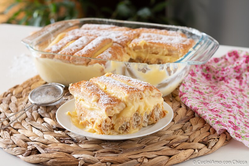 HALBGEFRORENES MIT ZITRONENCREME UND BLÄTTERTEIG