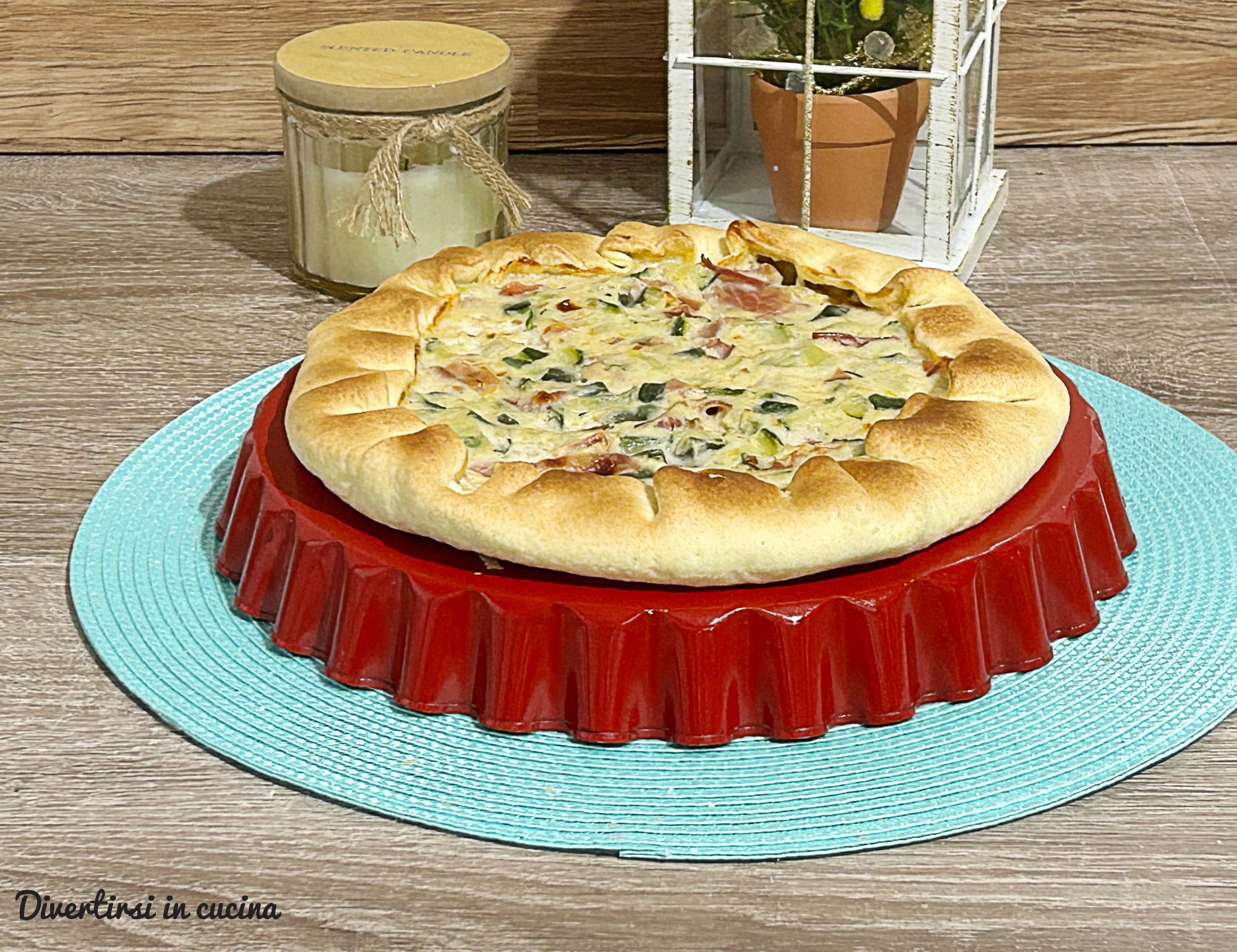 Herzhafter Kuchen mit Zucchini, Speck und Béchamelsauce
