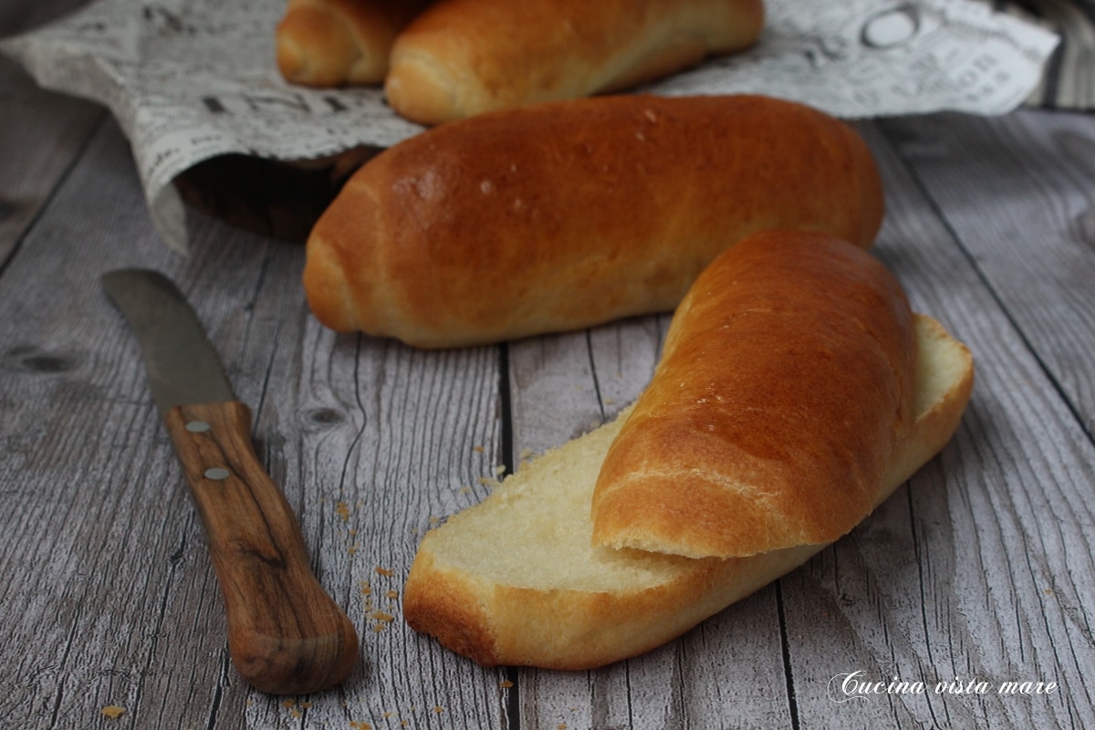 Hot-Dog-Brötchen