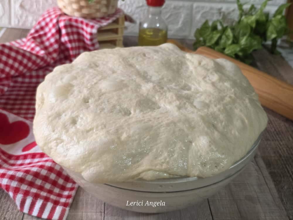 Einfacher und Bekömmlicher Pizzateig