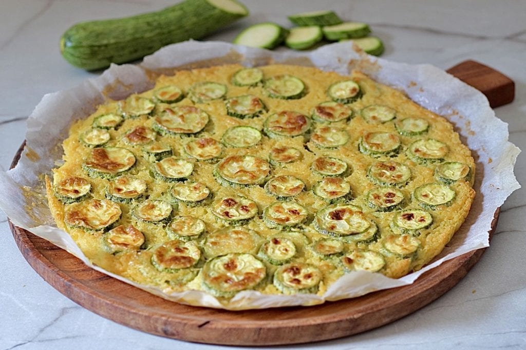 Zucchinibrot ohne Mehl, knusprig und leicht.