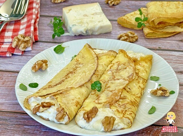 HERZHAFTE CRESPELLE (CREPES) MIT GORGONZOLA
