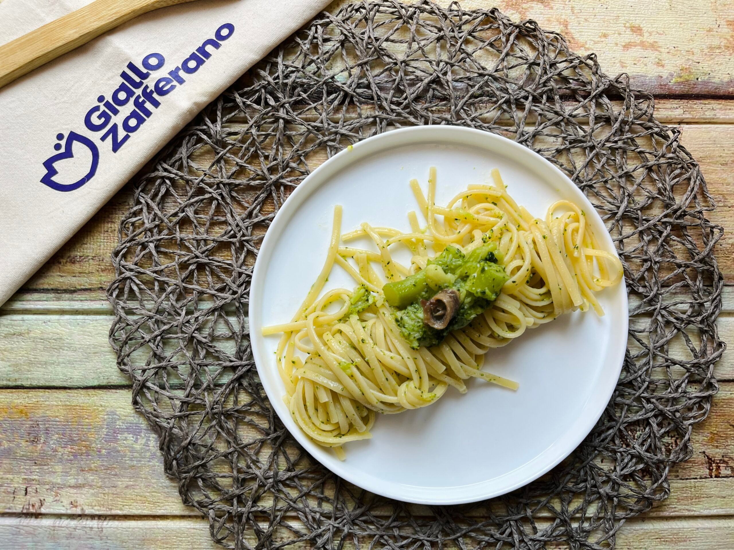 Linguine mit Brokkoli und Anchovis