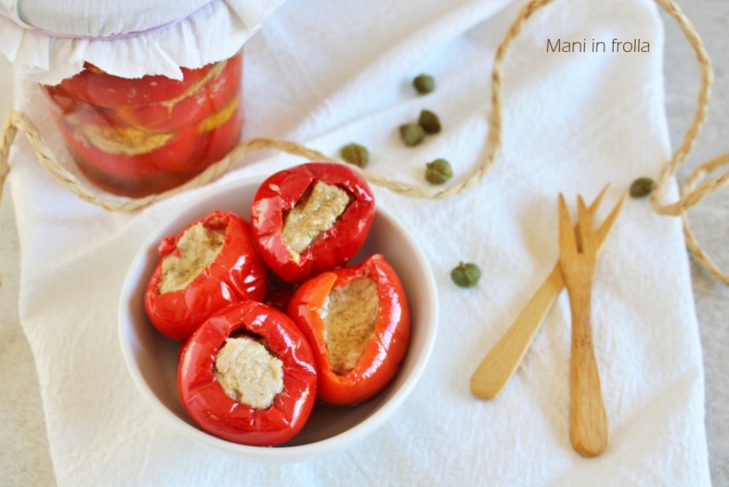 Mit Thunfisch gefüllte Peperoni