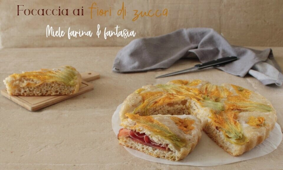 Focaccia mit Zucchiniblüten