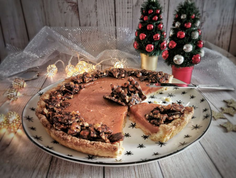 TARTE MIT KAKIMARMELADE UND KNUSPRIGER NOTE