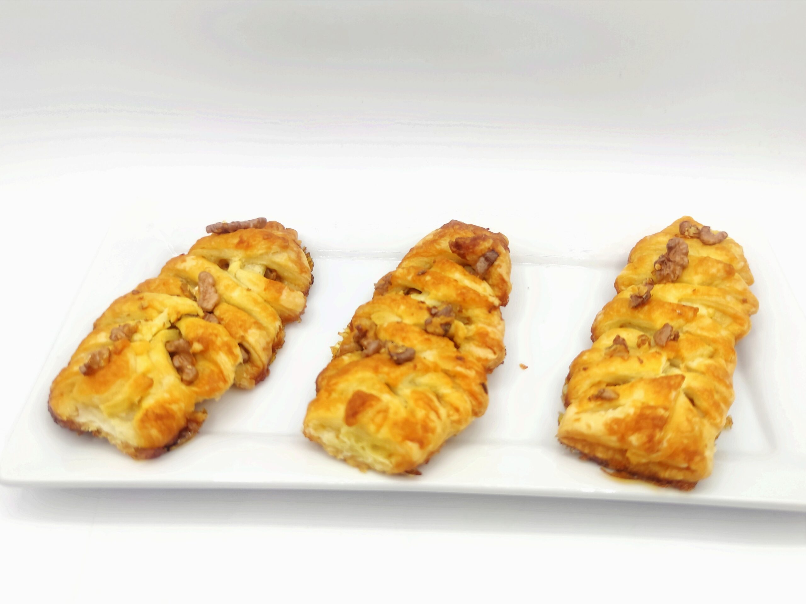 Zöpfe mit Honig und Nüssen