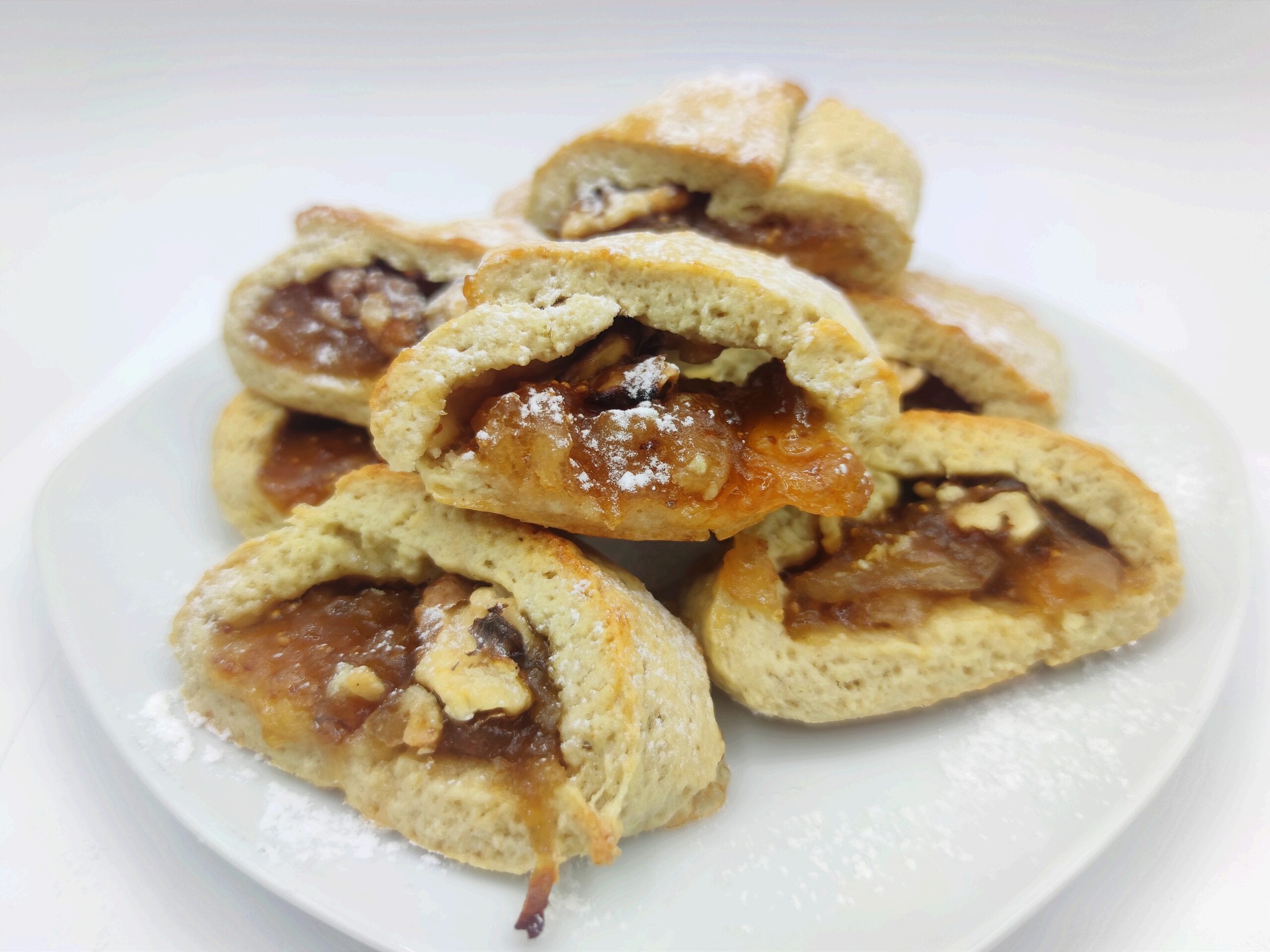 Vegane Kekse mit Feigenmarmelade und Nüssen