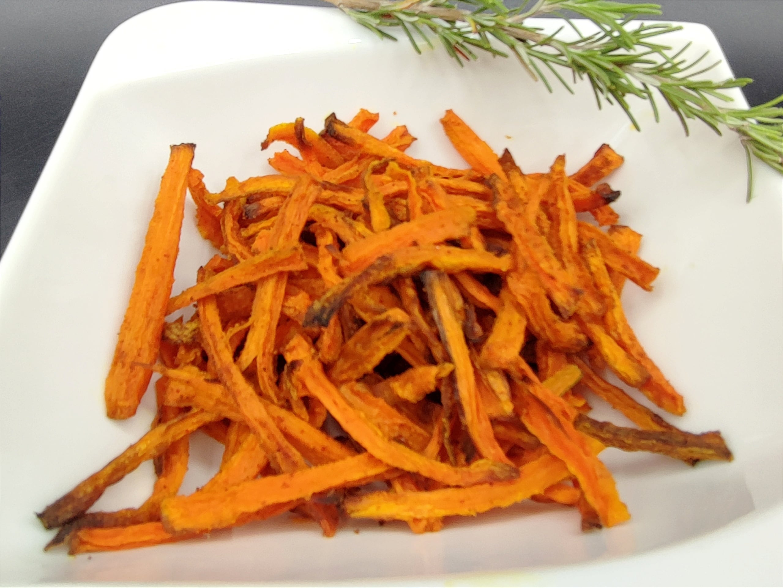 Karottensticks in der Heißluftfritteuse