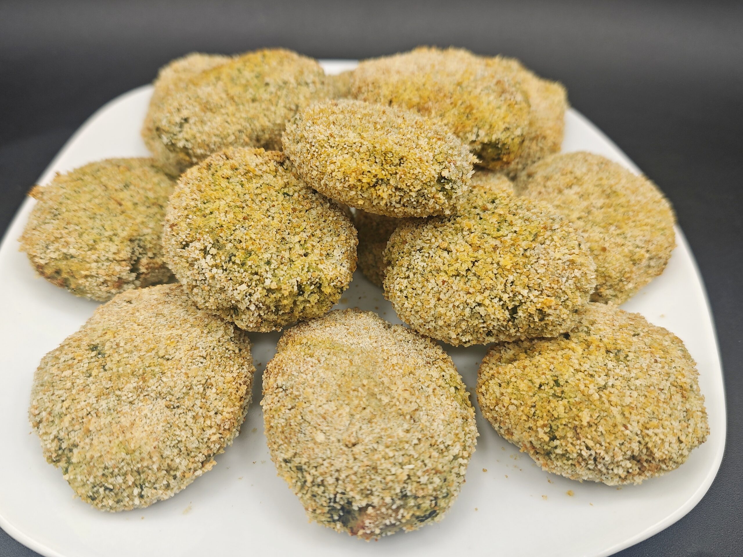 Mangoldfrikadellen mit Thunfisch und Sardellen