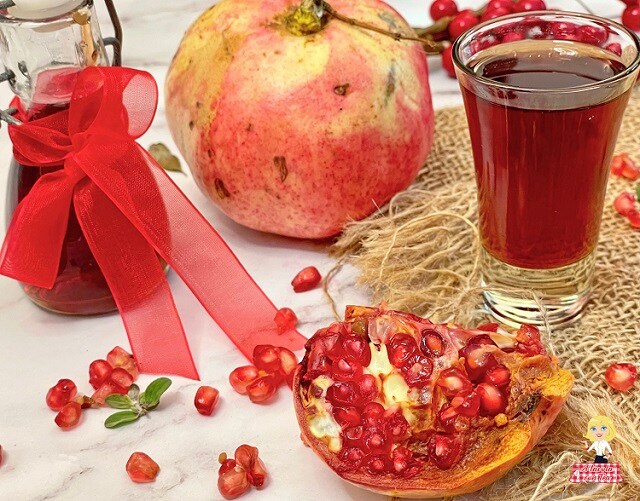 LIKÖR MIT GRANATAPFEL