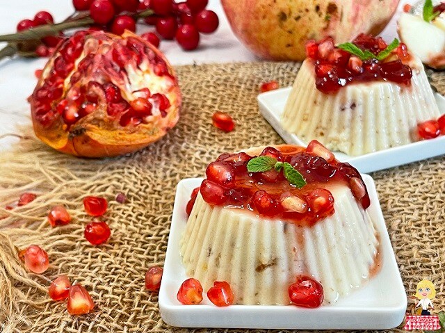 PANNA COTTA mit Granatapfel und Tonkabohnen