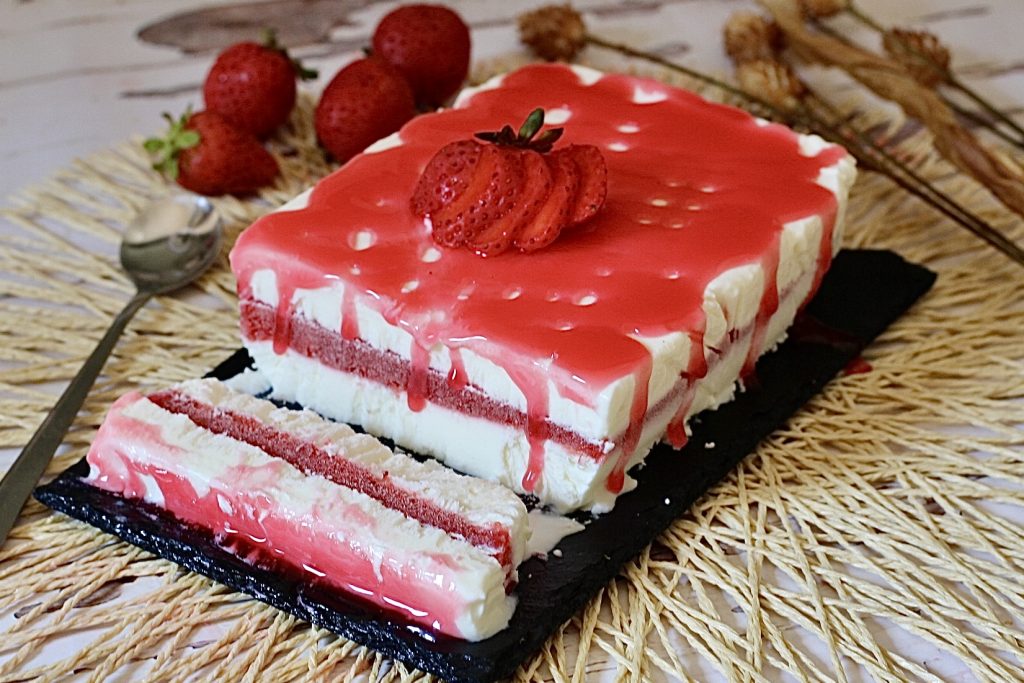 Erdbeer-Semifreddo, ein erfrischendes Dessertvergnügen