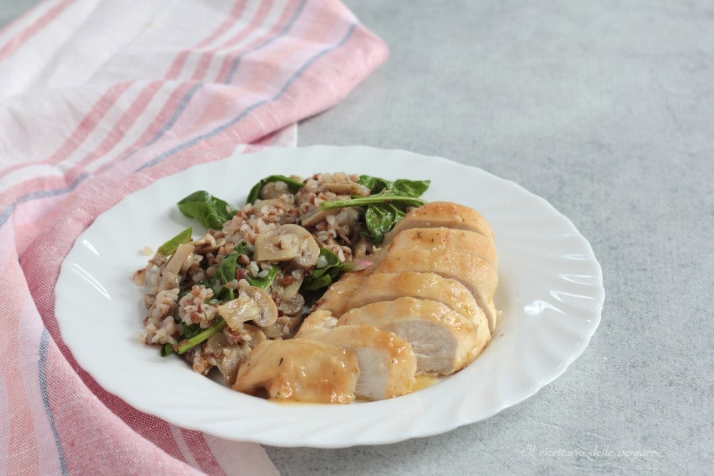 Hähnchen mit Buchweizen, Pilzen und Spinat