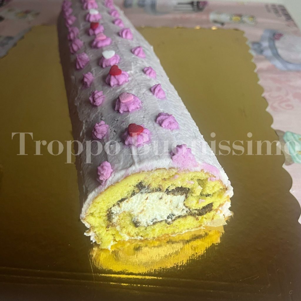 Rolle mit Sahne und Haselnusscreme