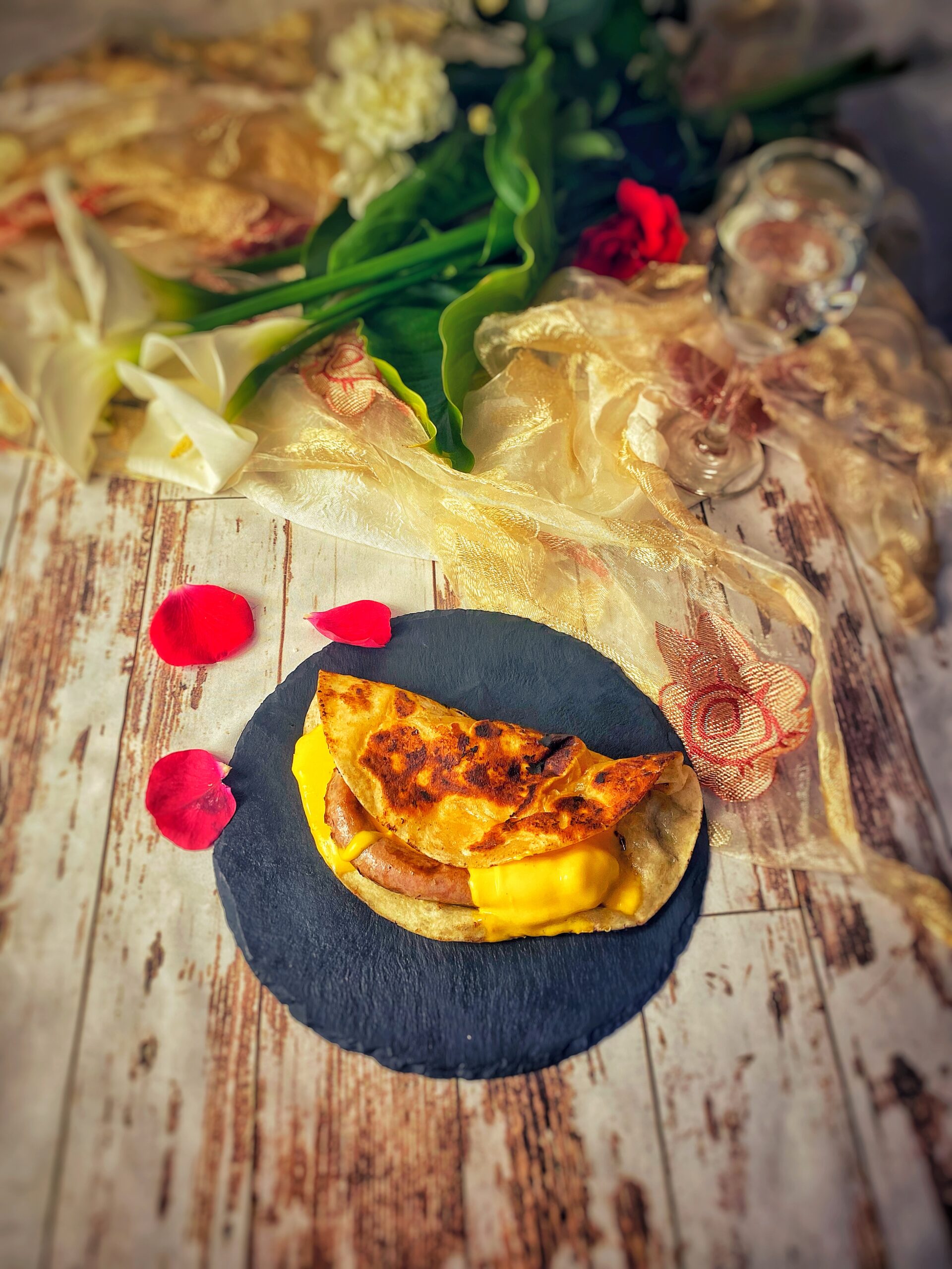 Talo mit Chistorra und Käse (Spanien)