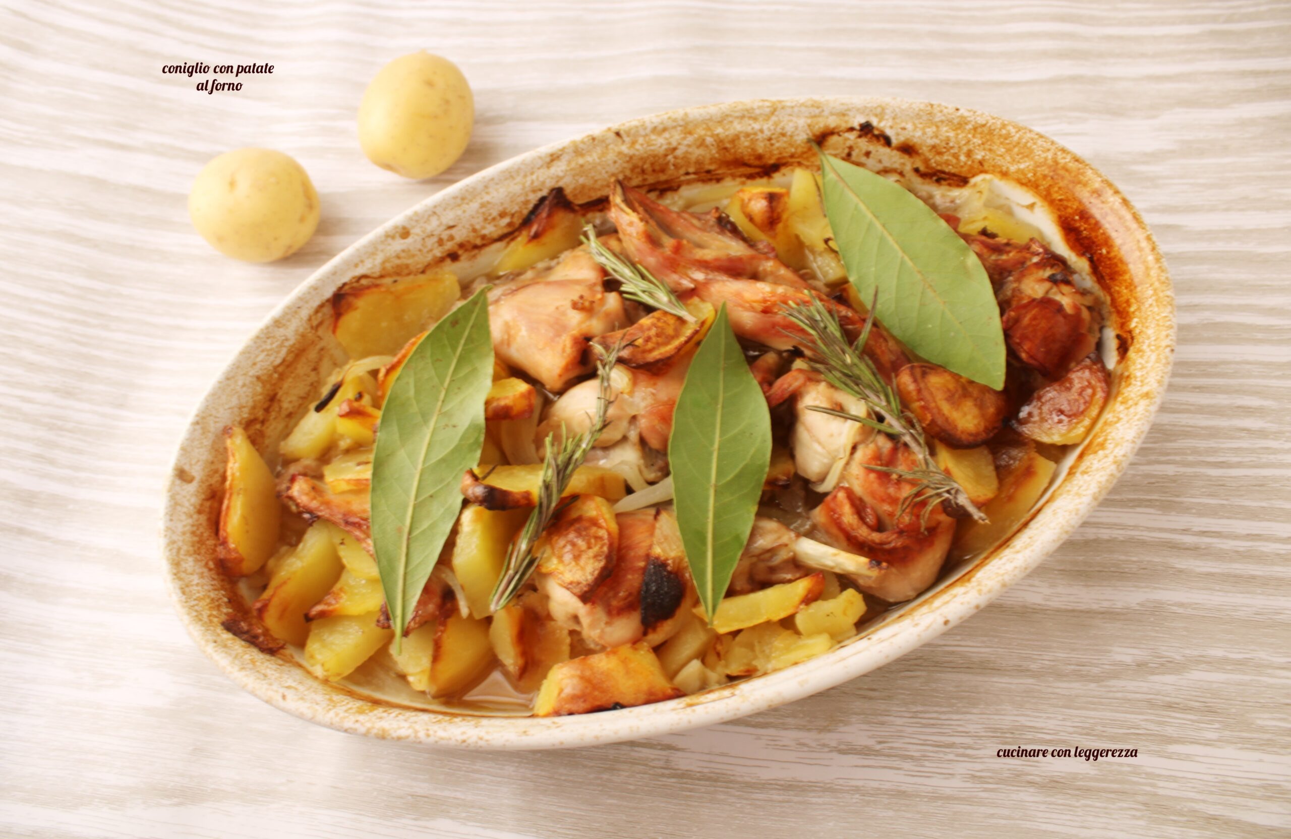 Kaninchen mit Ofenkartoffeln