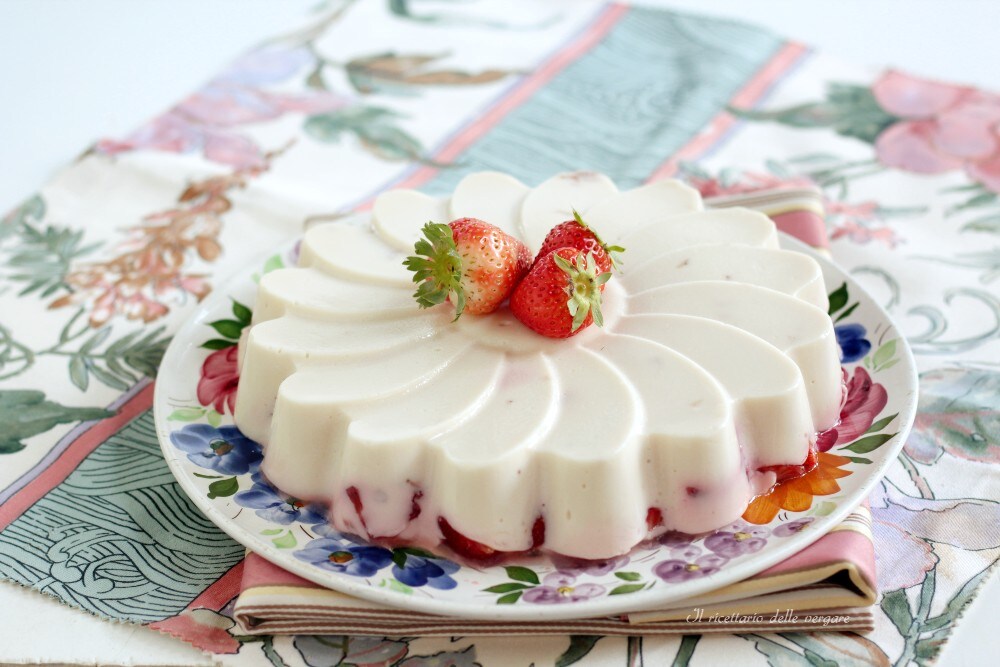 Pudding mit Erdbeeren