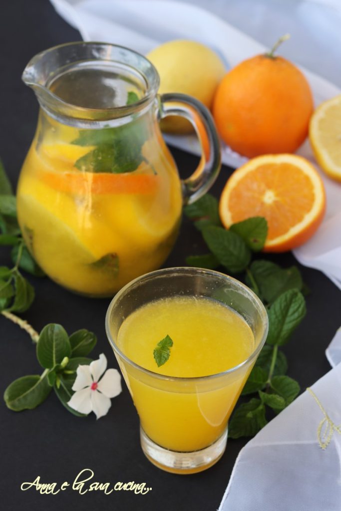Alkoholfreier Aperitif mit Zitrusfrüchten und Minze