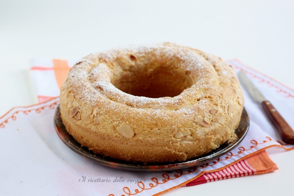 Ricotta-Mandel-Kranzkuchen