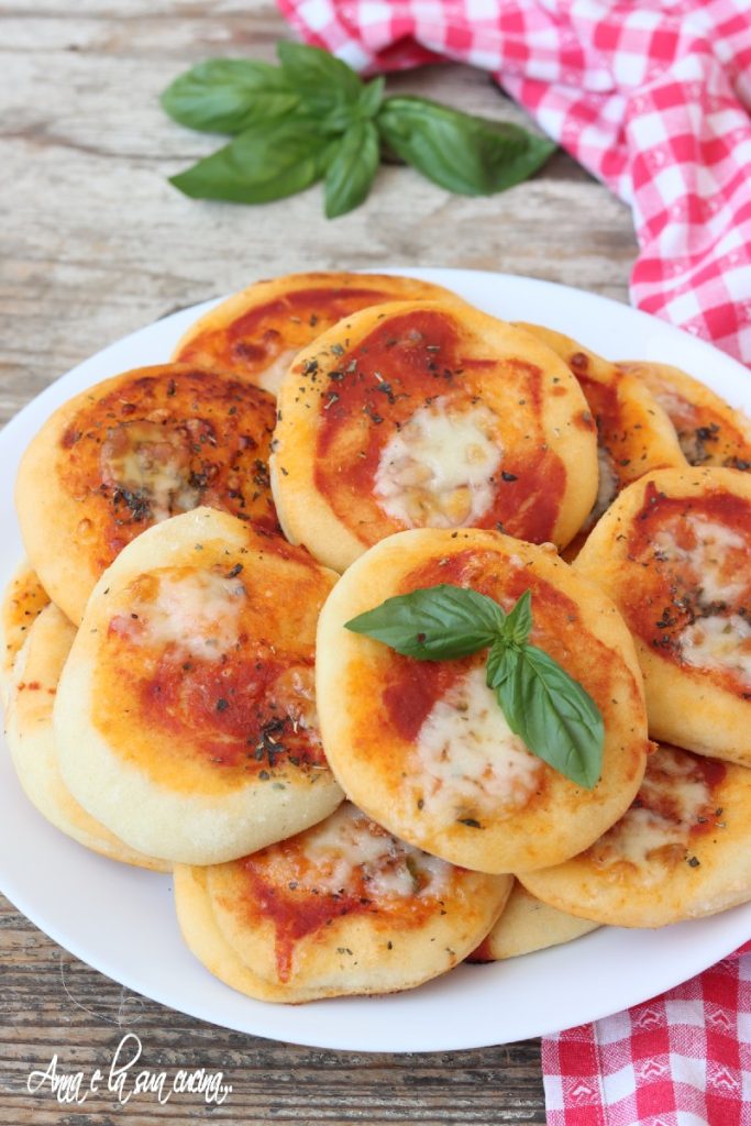 Weiche Buffet-Pizzettas