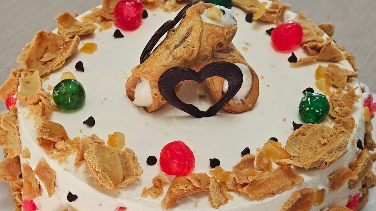 Sizilianische Cannoli Geburtstagstorte