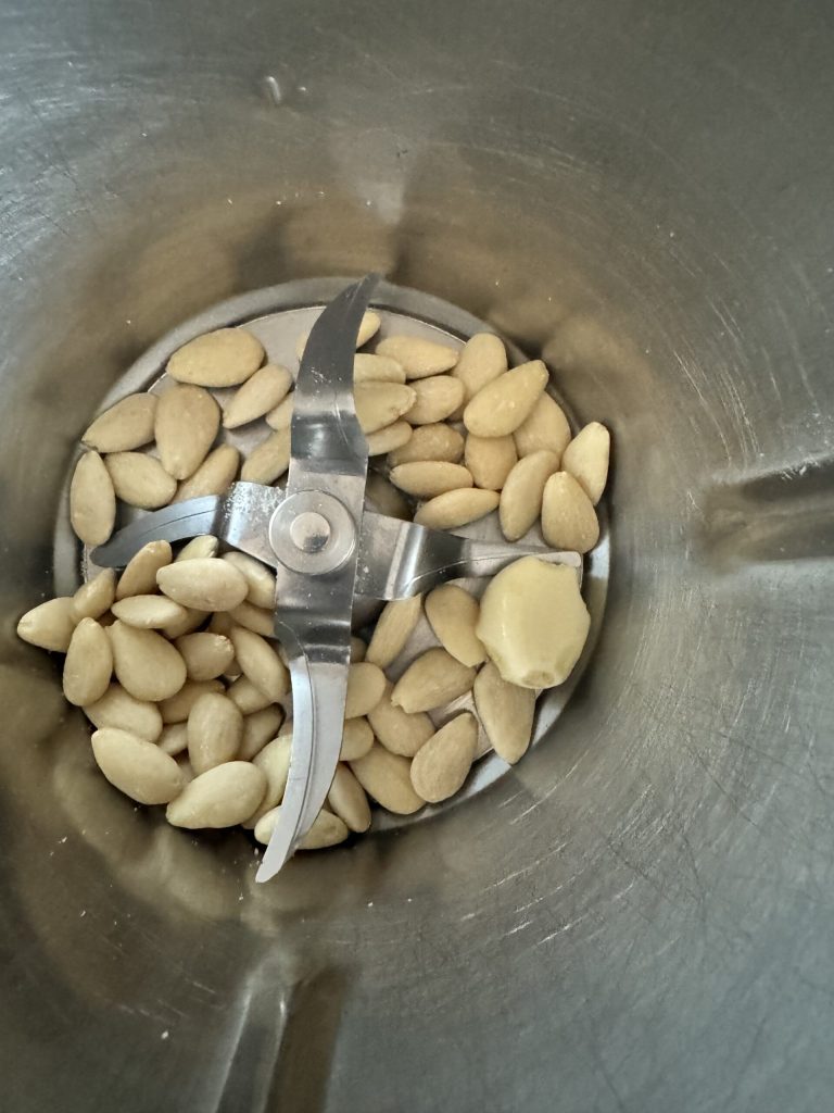 Mandeln und Knoblauch