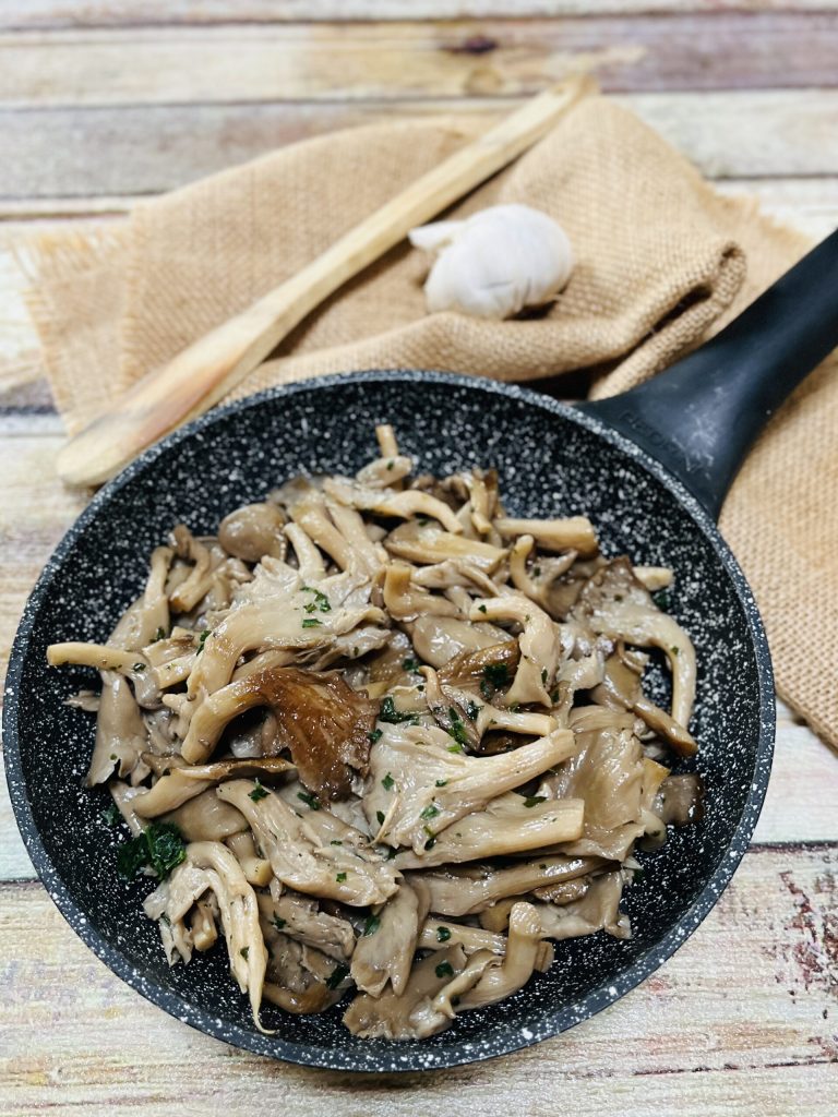 Austernpilze in der Pfanne
