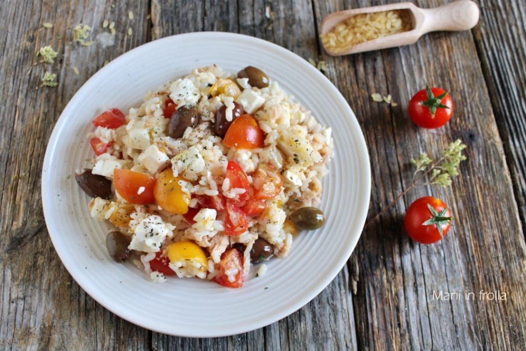 Reissalat mit Kirschtomaten, Thunfisch und Feta