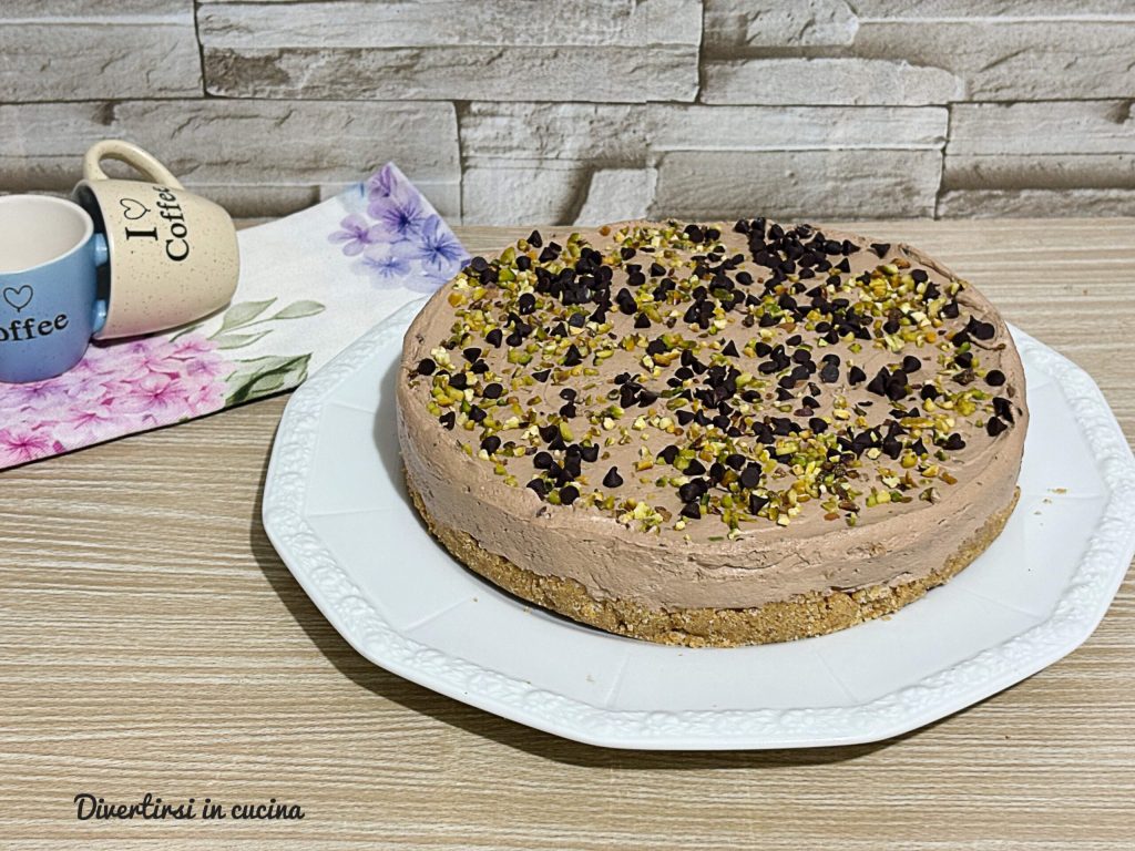 Schokoladen-Käsekuchen mit Pistazienkernen