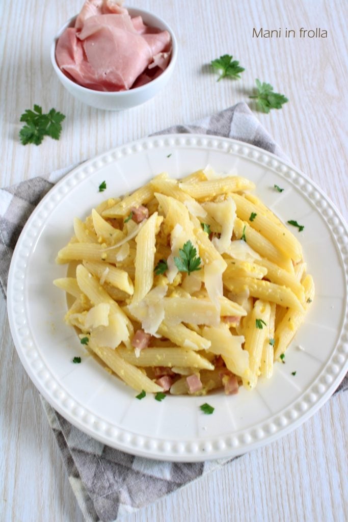 In der Pfanne geschwenkte Penne