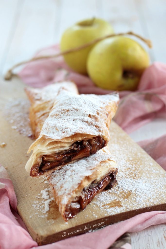 Apfelstrudel und Konfitüre