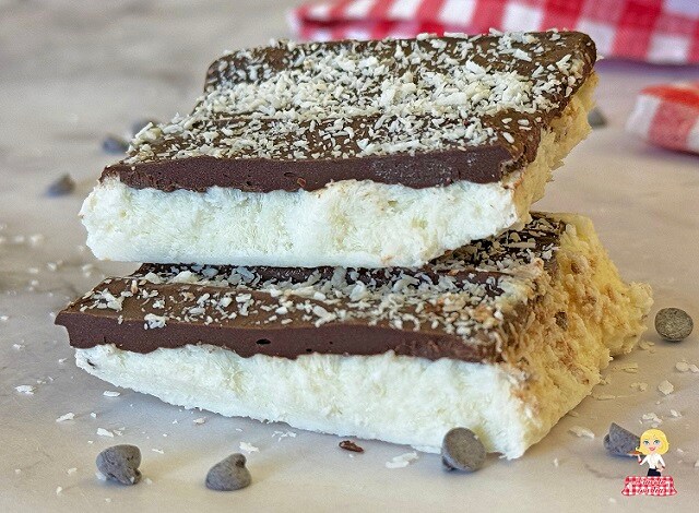 REZEPT FÜR JOGHURT-KOKOS-EISRIEGEL