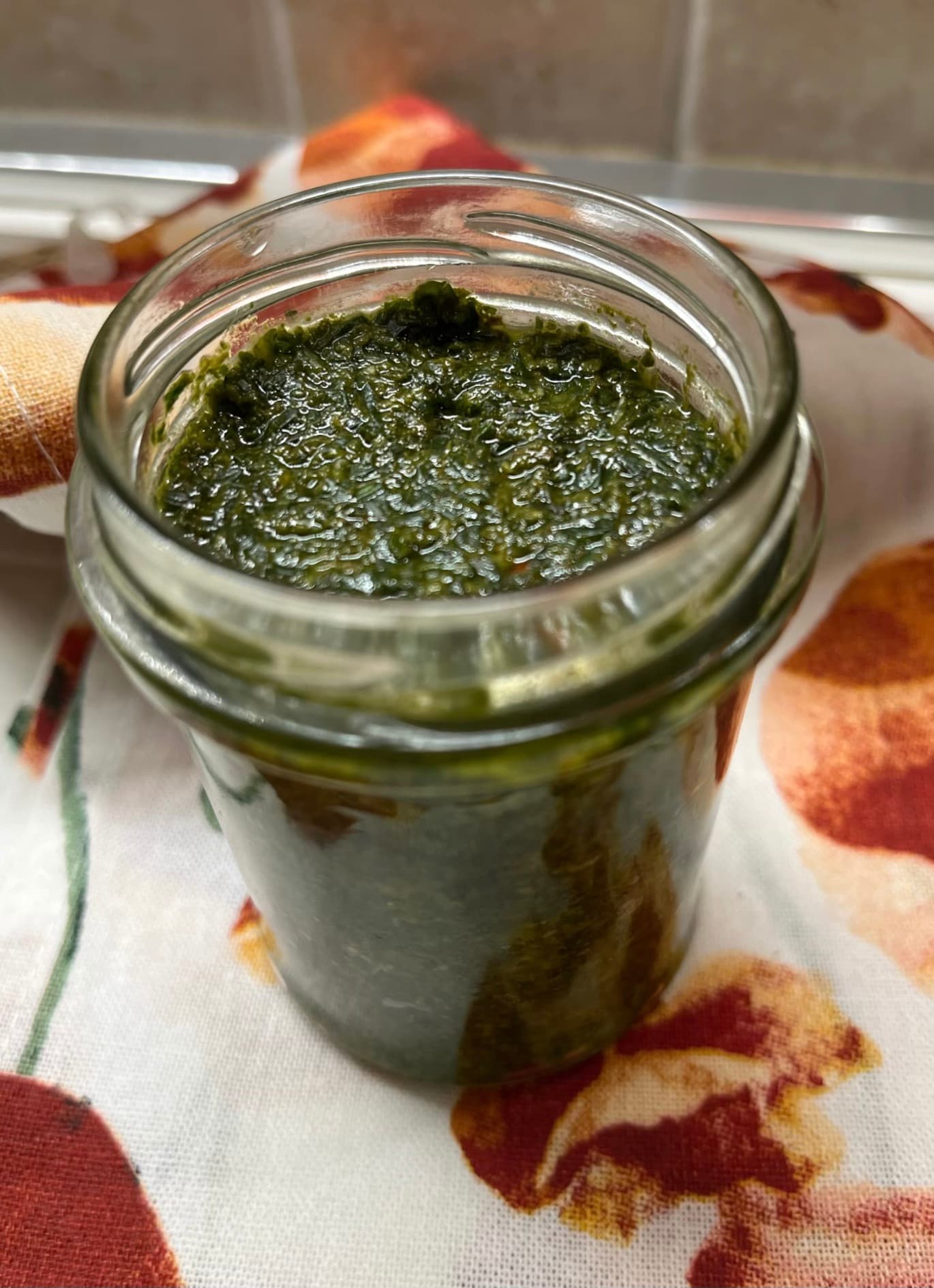 Basilikum-Mandel-Pesto ohne Knoblauch
