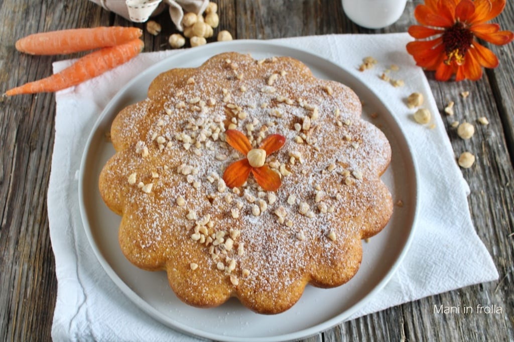 Weicher Karotten-Haselnuss-Kuchen