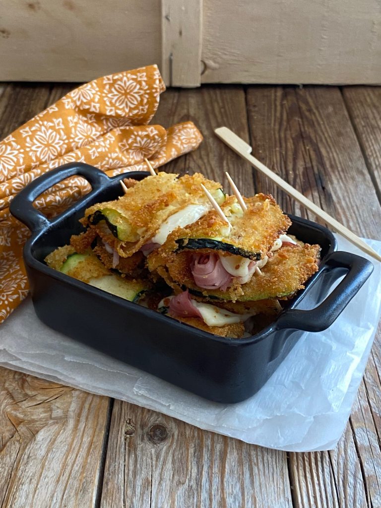 Zucchini-Röllchen mit Schinken und Käse