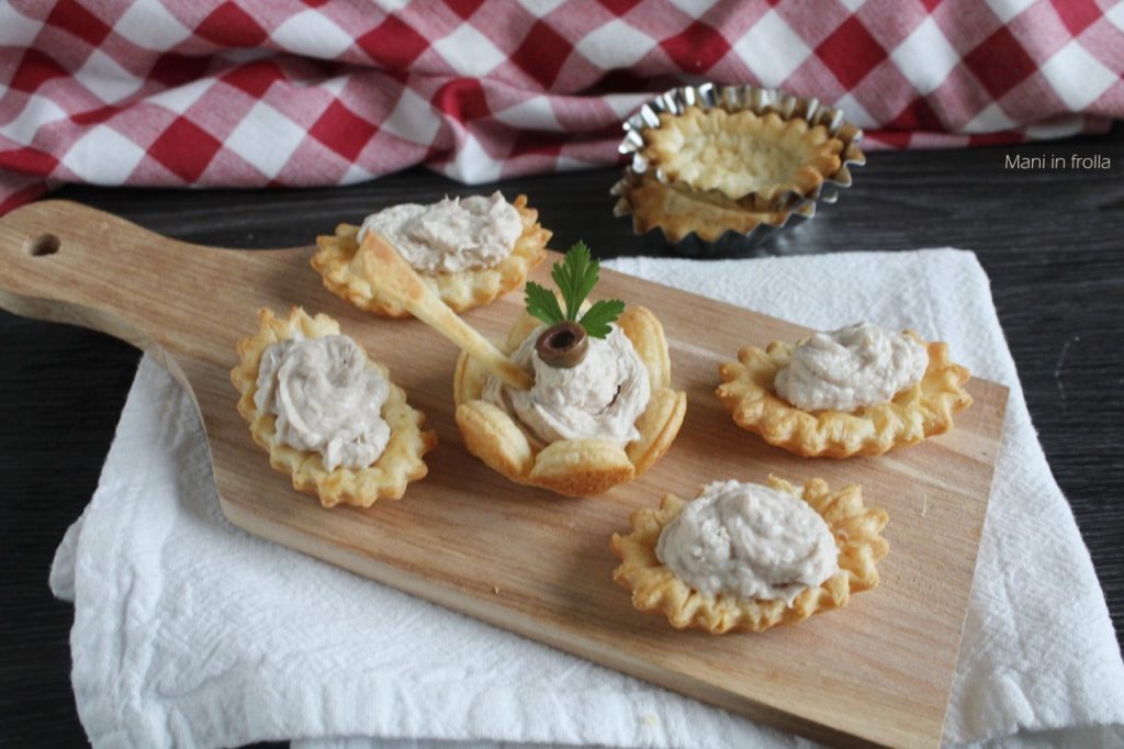 Blätterteigschiffchen mit Thunfisch- und Käsecreme