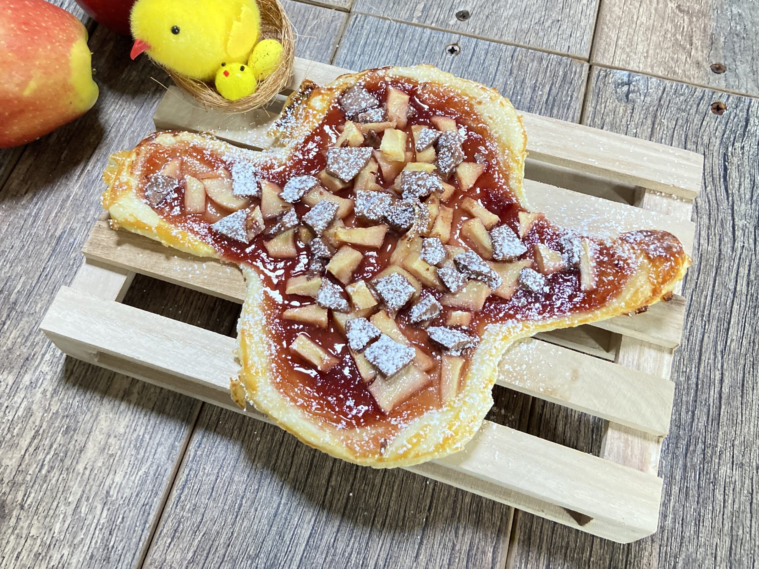 Blätterteig-Colomba mit Äpfeln und Schokolade