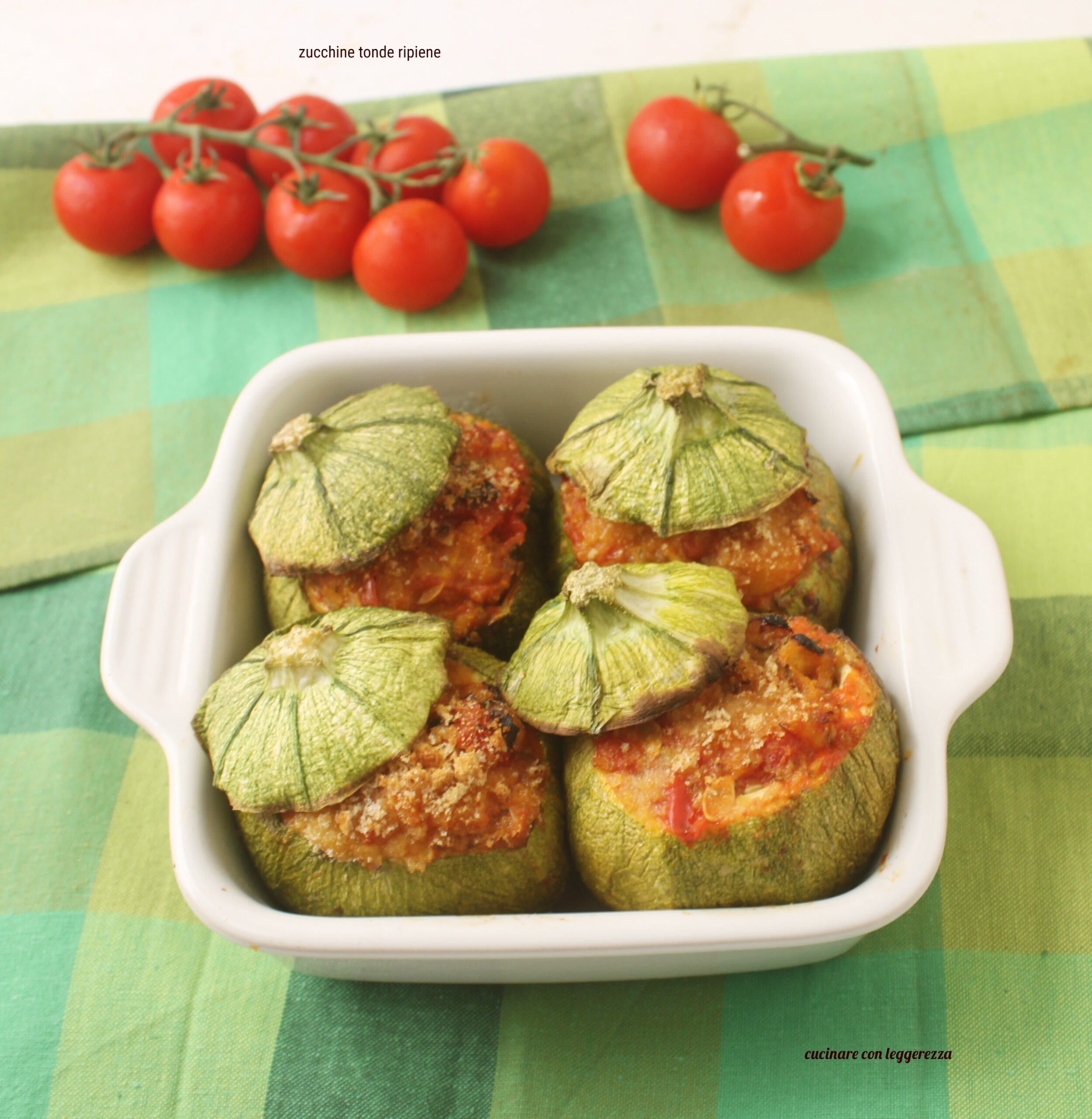 Gefüllte runde Zucchini