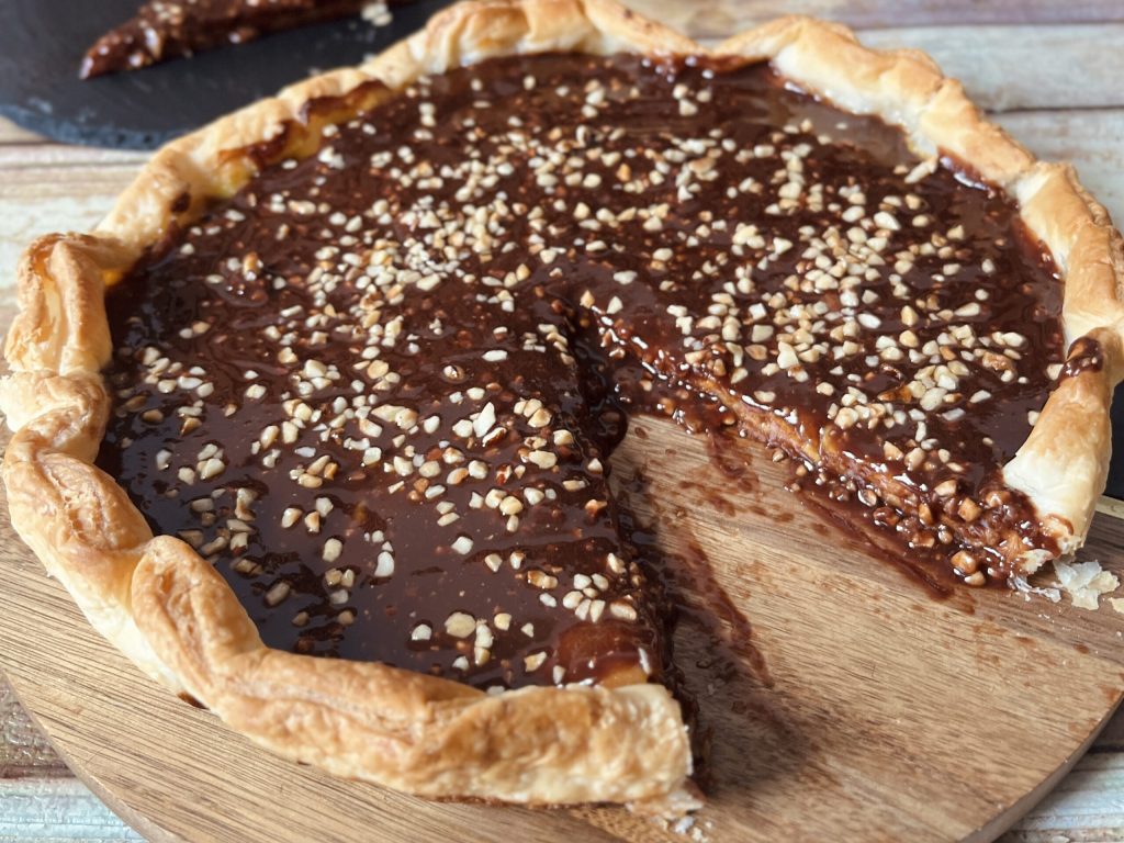Kuchen mit Bananen und Schokolade