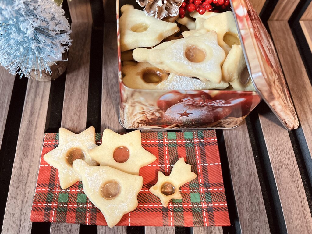 Mürbeteigplätzchen zum Verschenken an Weihnachten