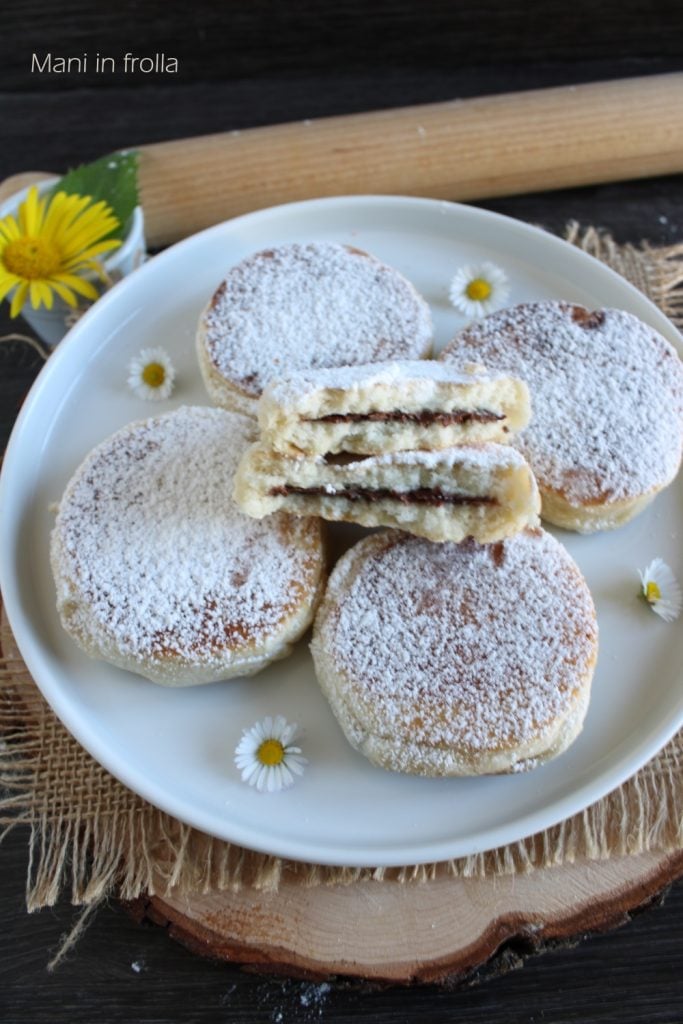 Pfannenbrötchen mit Nutella