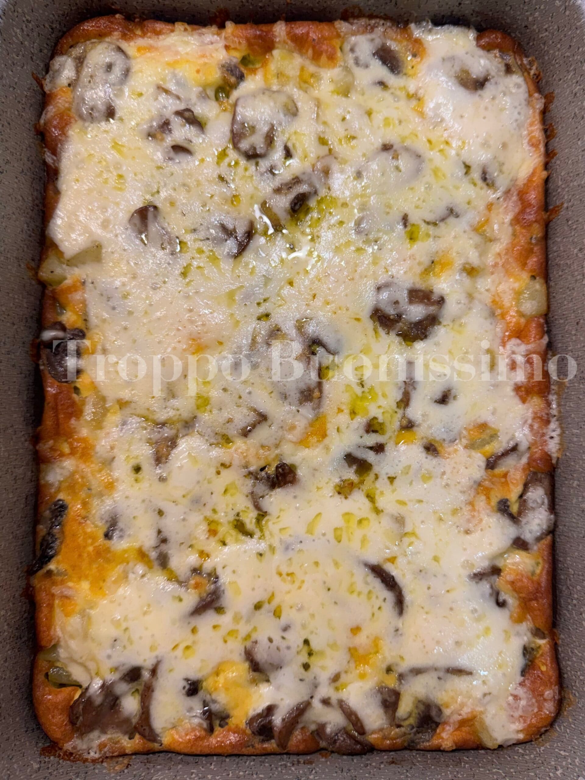 Kartoffel- und Pilzauflauf mit Käse