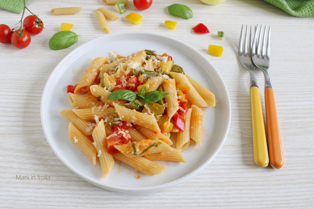 Pasta mit Paprika und Zucchini