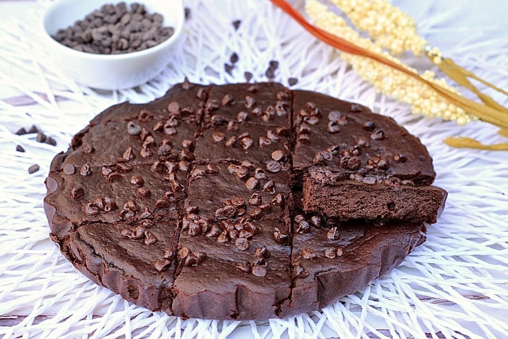 Schokoladenkuchen in der Heißluftfritteuse mit nur 3 Zutaten und ohne Mehl