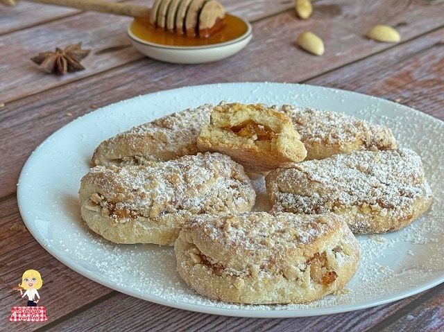 Türkische Halbmond-Mandelplätzchen