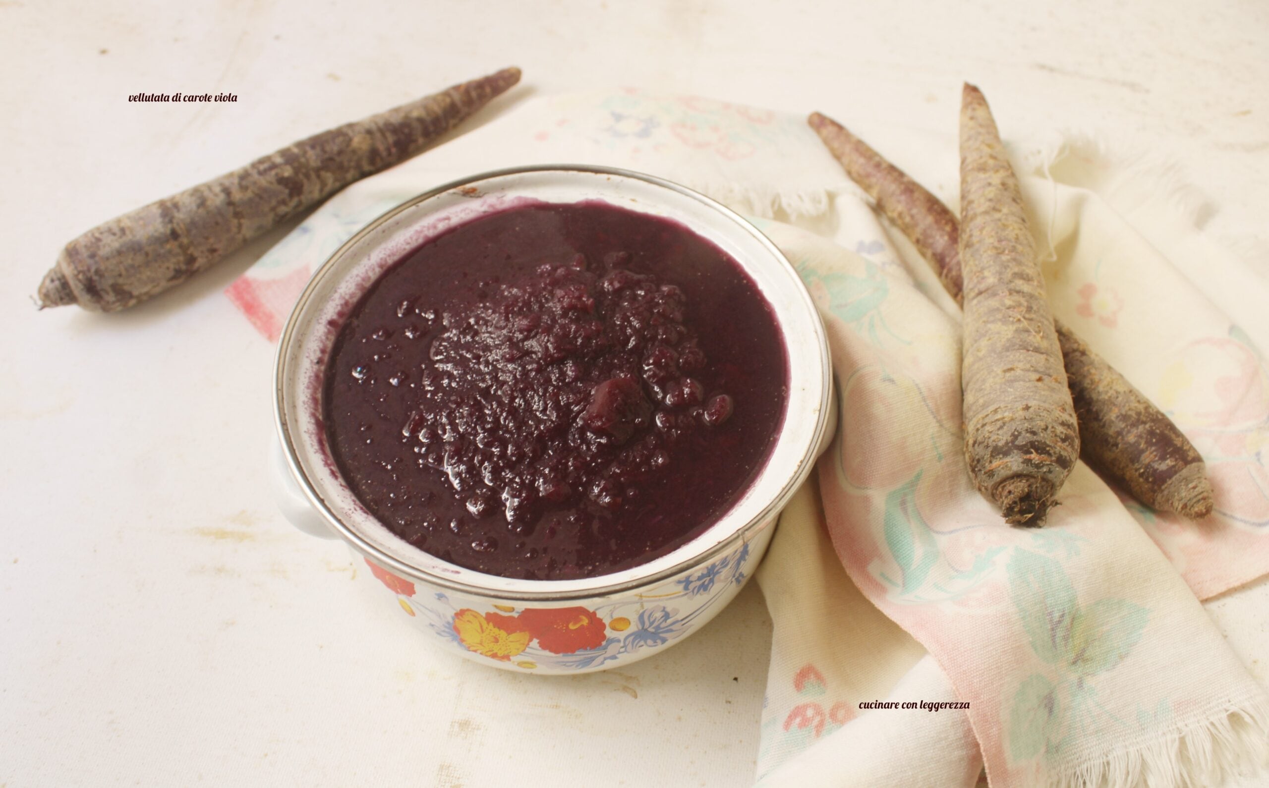 Vellutata aus violetten Karotten